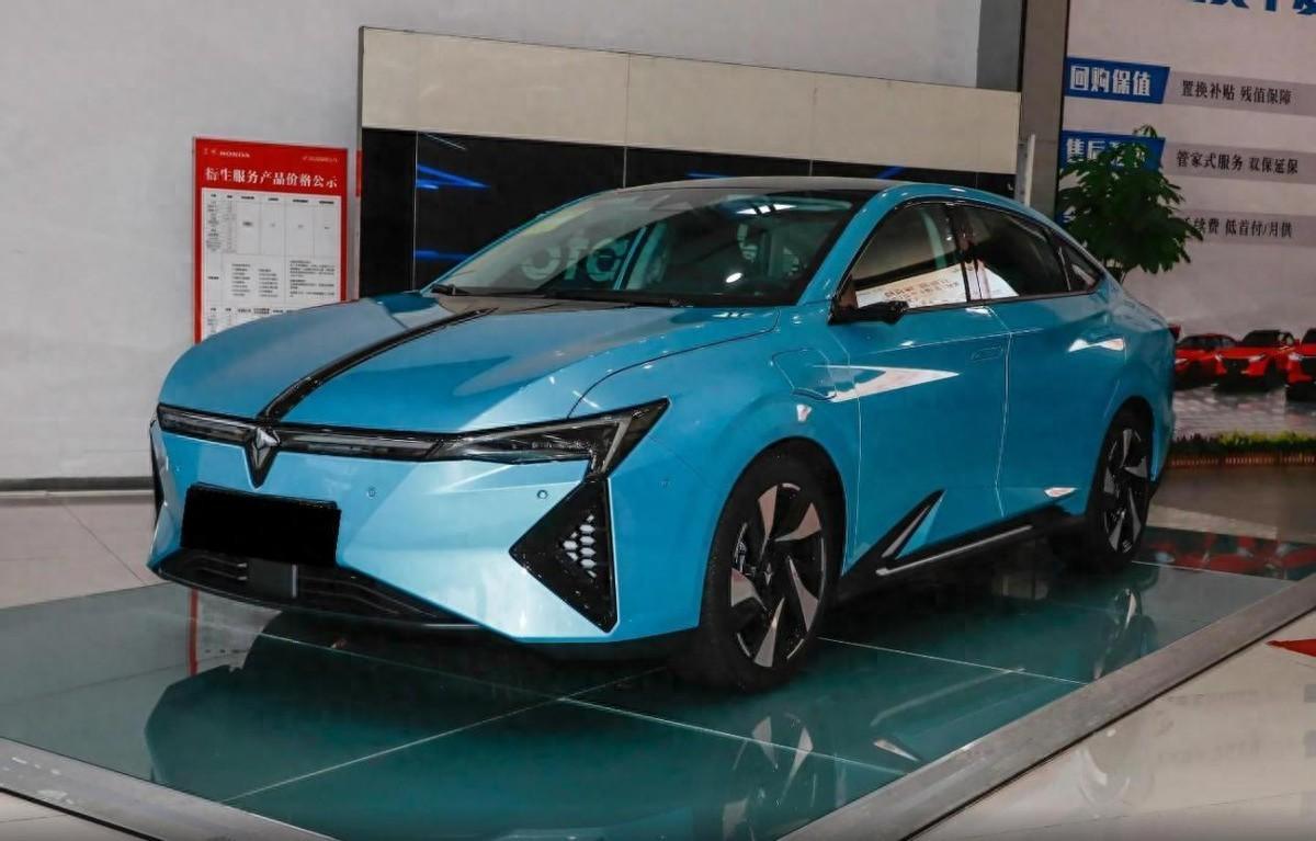 這款合資B級車,純電續(xù)航520km,6.9秒破百,家用適合嗎?