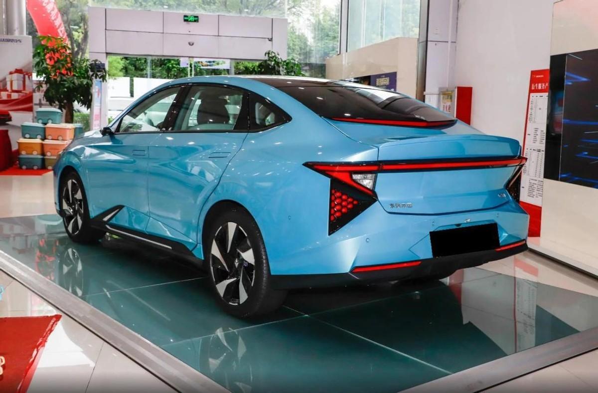 這款合資B級車,純電續(xù)航520km,6.9秒破百,家用適合嗎?