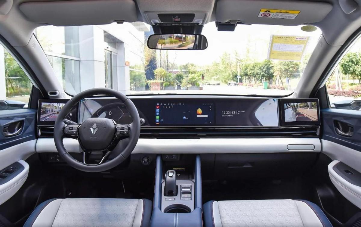這款合資B級車,純電續(xù)航520km,6.9秒破百,家用適合嗎?