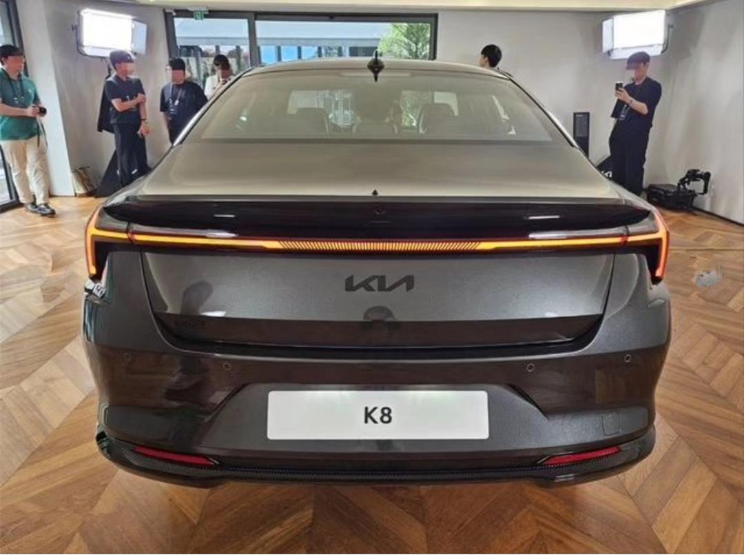 新款起亞K8實車曝光,采用了新設(shè)計語言